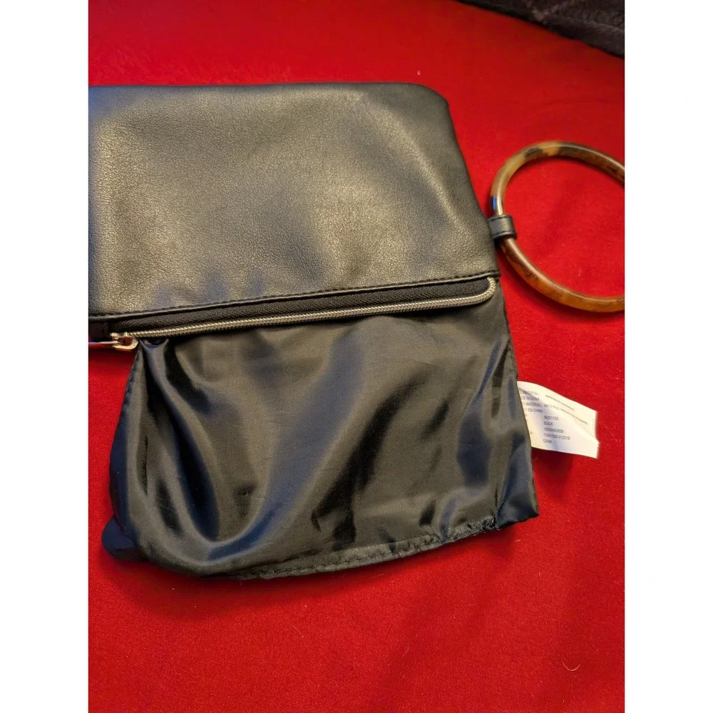 No Boundaries Black Faux Leather Wristlet Tortoiseshell Ring Handle zipper Pouch